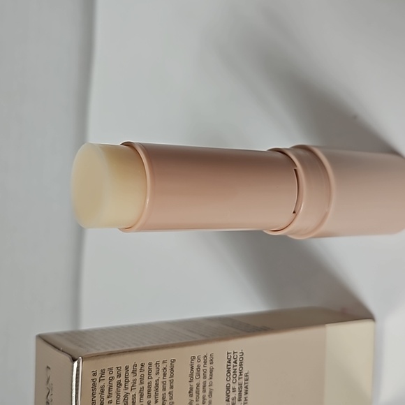 ISA KNOX ULTIMATE REJUVENATING BALM STICK NIB - Picture 5 of 7